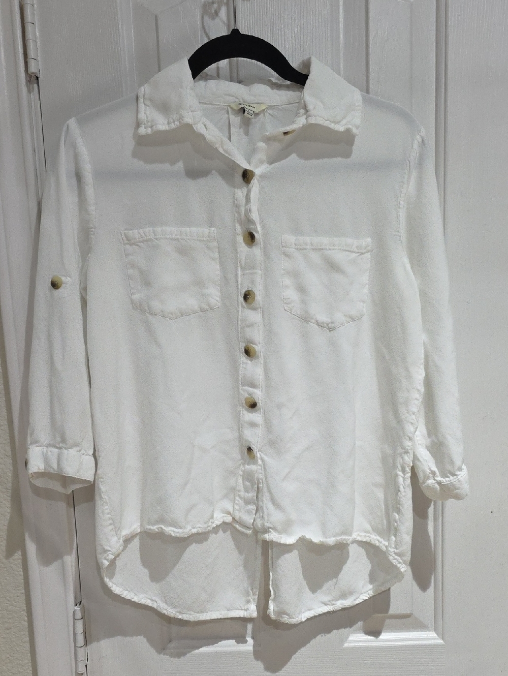 Sim & Sam White Button-Down Shirt with Chest Pockets Size L